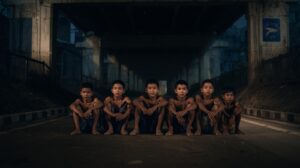 أطفال الشوارع في مانيلا… كيف يعيشون؟ وما هو يومهم؟