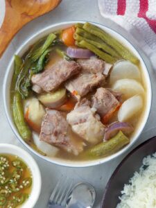 سينيجانغ (Sinigang)